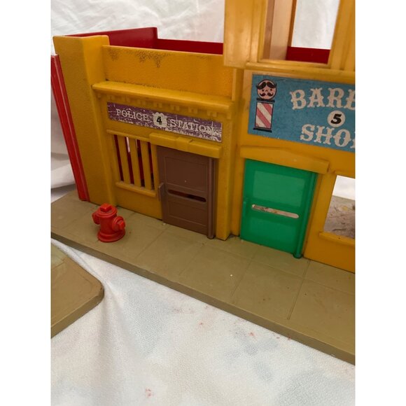 Vintage Fisher Price Little People Play Set Town Series W/ Accessories & Figures - Picture 4 of 16